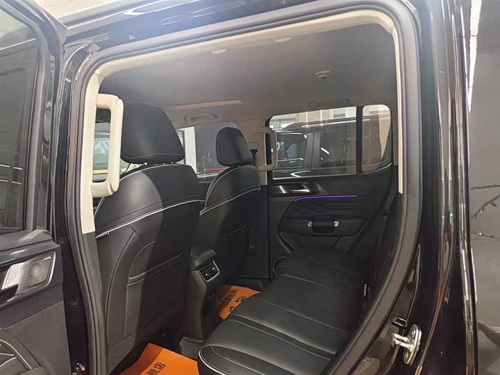 Фото 14 - Tank 300