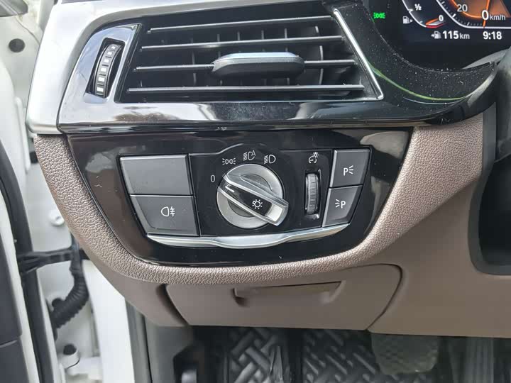 Фото 17 - BMW 5 Series