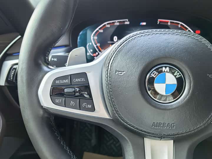 Фото 18 - BMW 5 Series