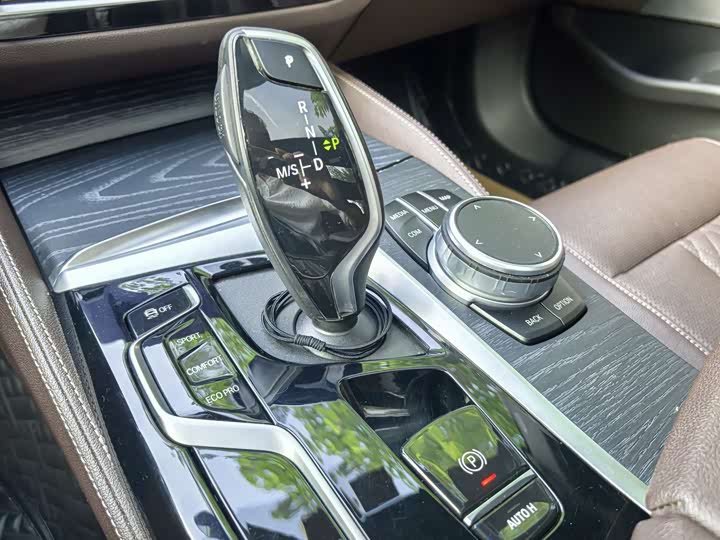 Фото 21 - BMW 5 Series