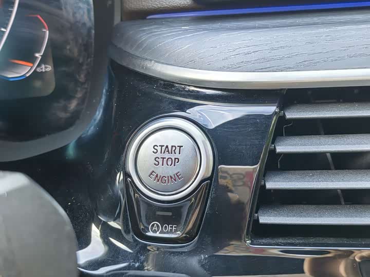 Фото 24 - BMW 5 Series