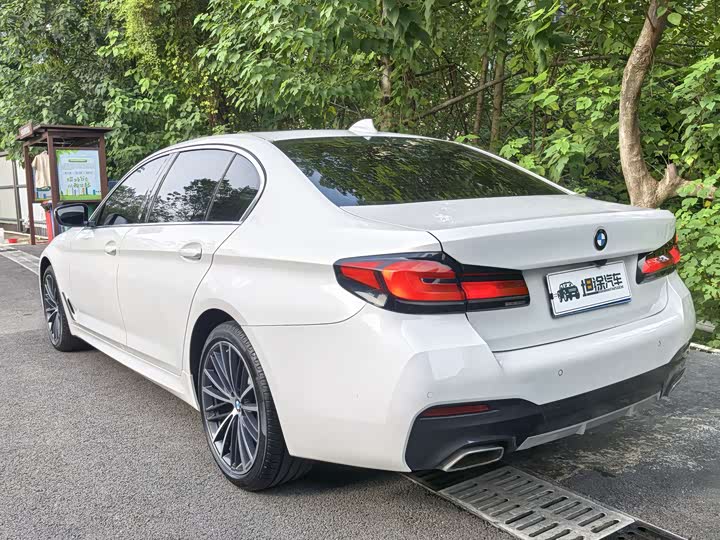 Фото 28 - BMW 5 Series