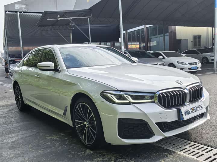 Фото 3 - BMW 5 Series