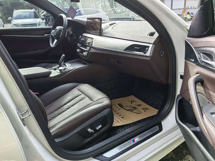 Фото 5 - BMW 5 Series