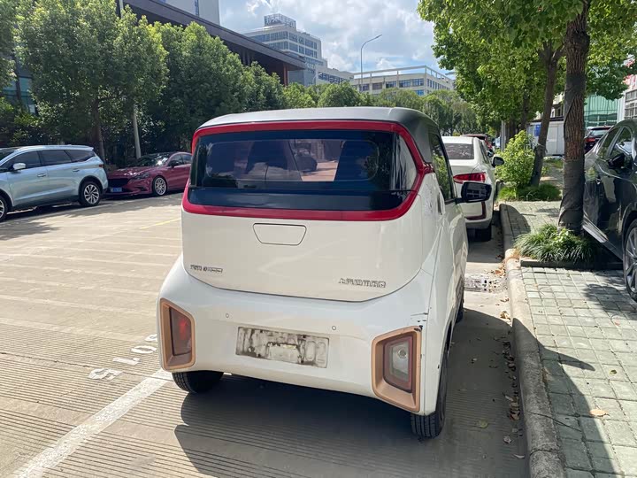 Фото 13 - Baojun E200