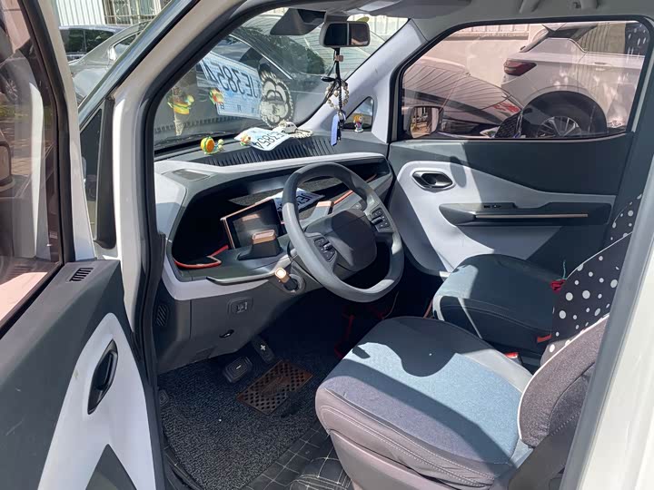 Фото 4 - Baojun E200