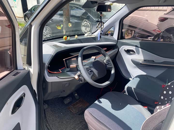 Фото 6 - Baojun E200