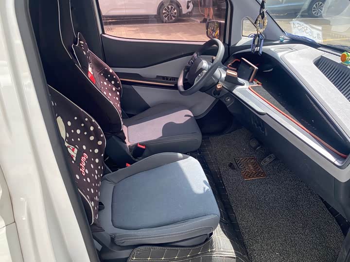 Фото 8 - Baojun E200