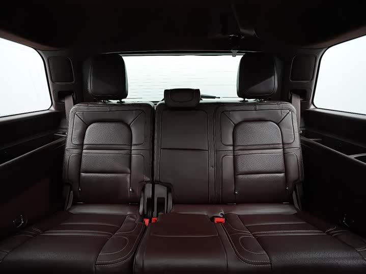 Фото 16 - Lincoln Navigator