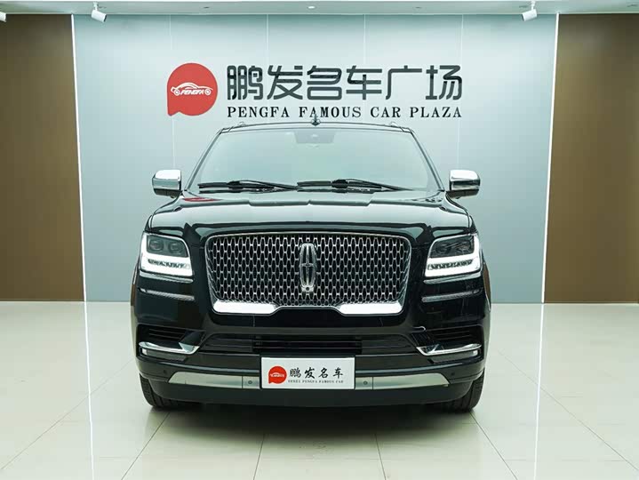 Фото 2 - Lincoln Navigator