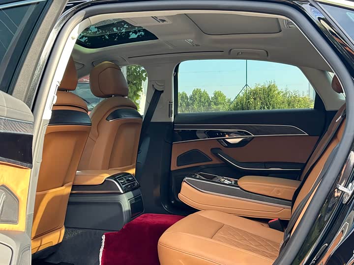 Фото 13 - Audi A8