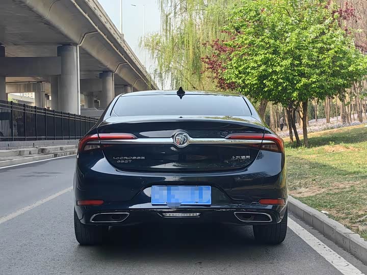 Фото 4 - Buick LaCrosse