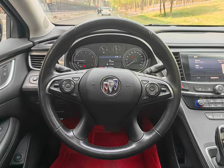 Фото 8 - Buick LaCrosse