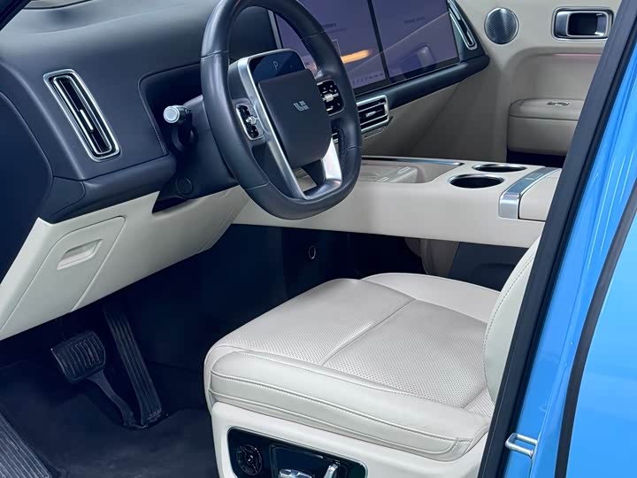 Фото 10 - LiXiang L8