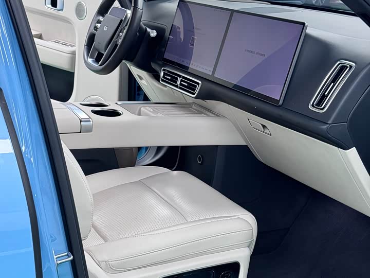 Фото 16 - LiXiang L8