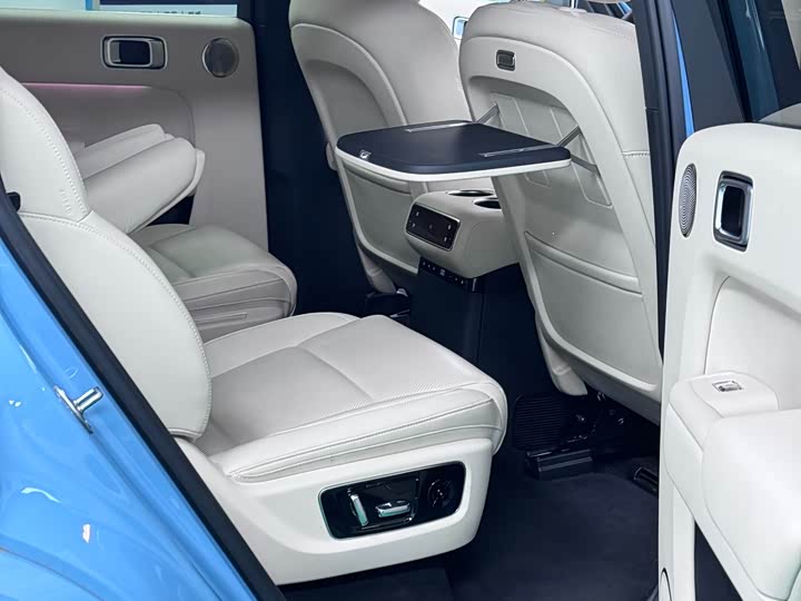 Фото 17 - LiXiang L8