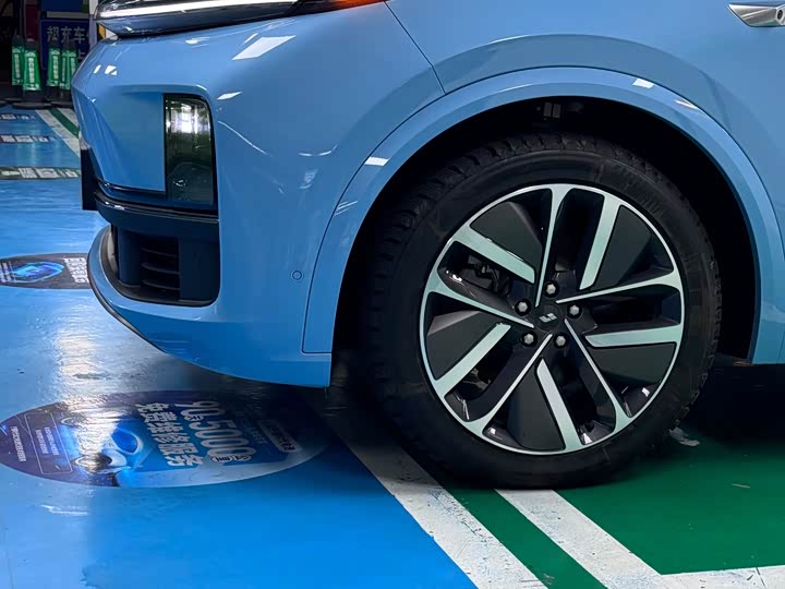 Фото 7 - LiXiang L8