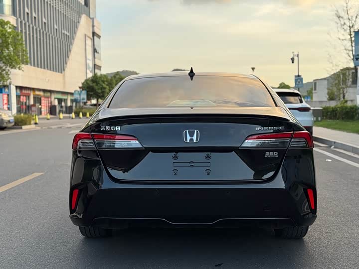 Фото 15 - Honda Inspire