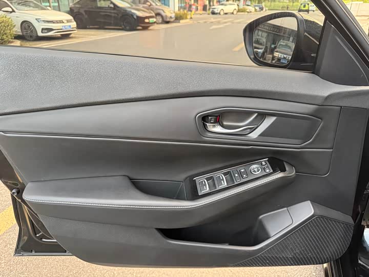 Фото 4 - Honda Inspire