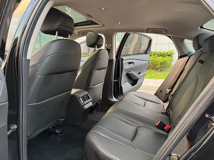 Фото 7 - Honda Inspire