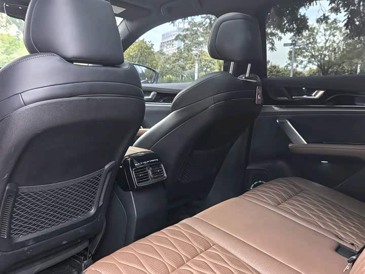 Фото 9 - BYD Tang Hybrid/EV