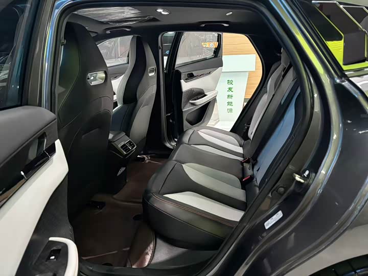 Фото 14 - Changan UNI-V Hybrid