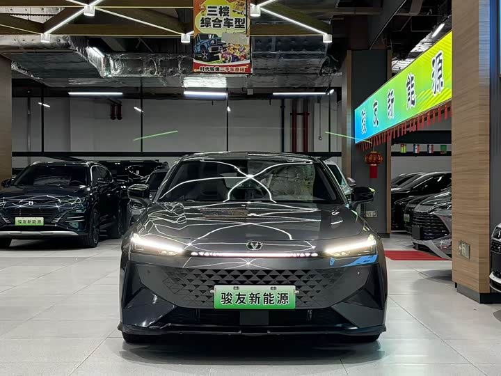 Фото 5 - Changan UNI-V Hybrid