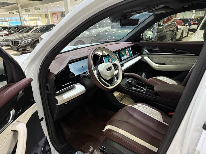 Фото 5 - Geely Monjaro