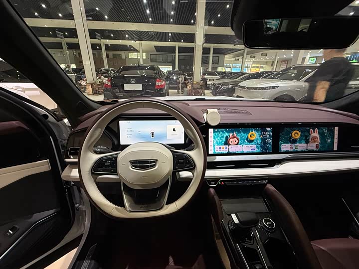 Фото 6 - Geely Monjaro