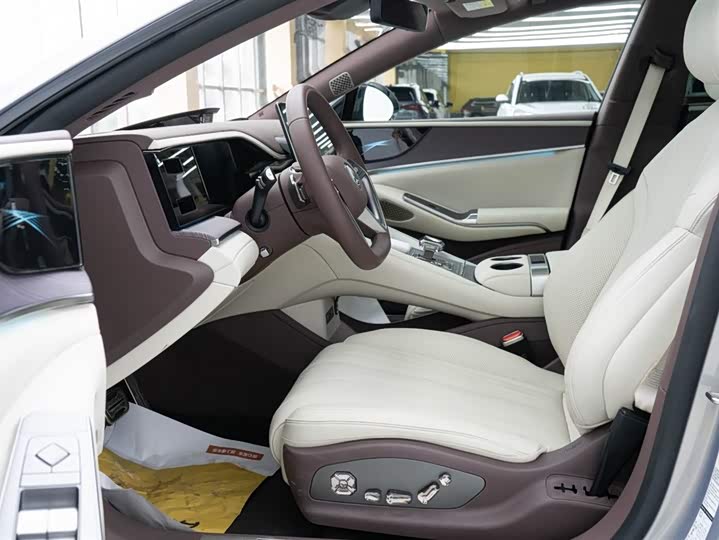 Фото 18 - Denza Z9GT