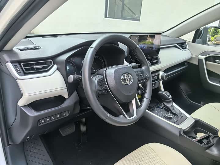 Фото 11 - Toyota Wildlander