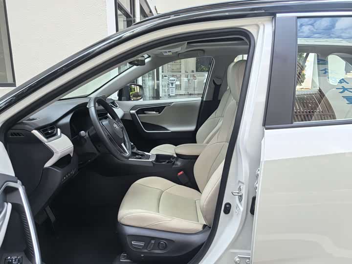 Фото 12 - Toyota Wildlander