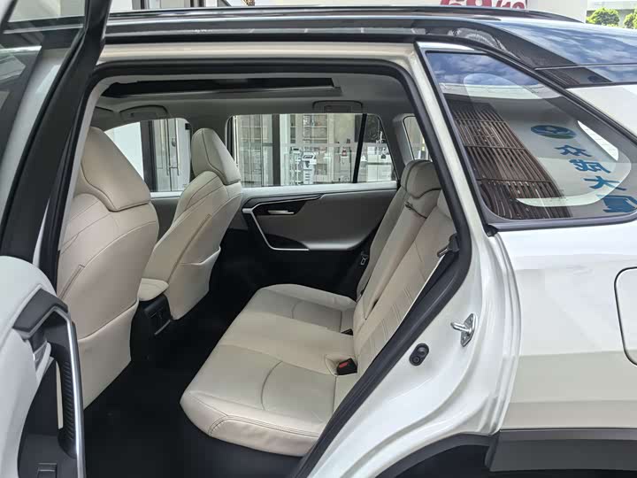 Фото 21 - Toyota Wildlander