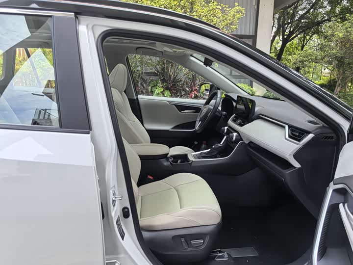 Фото 22 - Toyota Wildlander