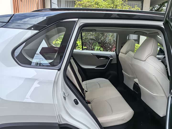 Фото 23 - Toyota Wildlander