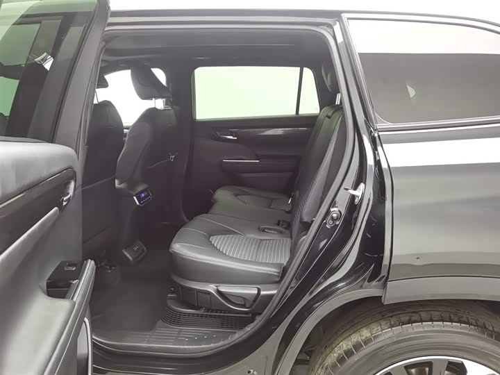 Фото 15 - Toyota Crown Kluger