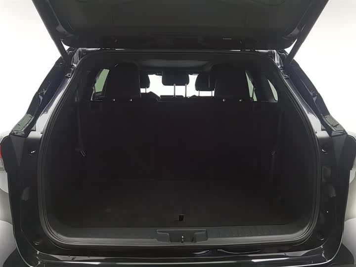 Фото 16 - Toyota Crown Kluger