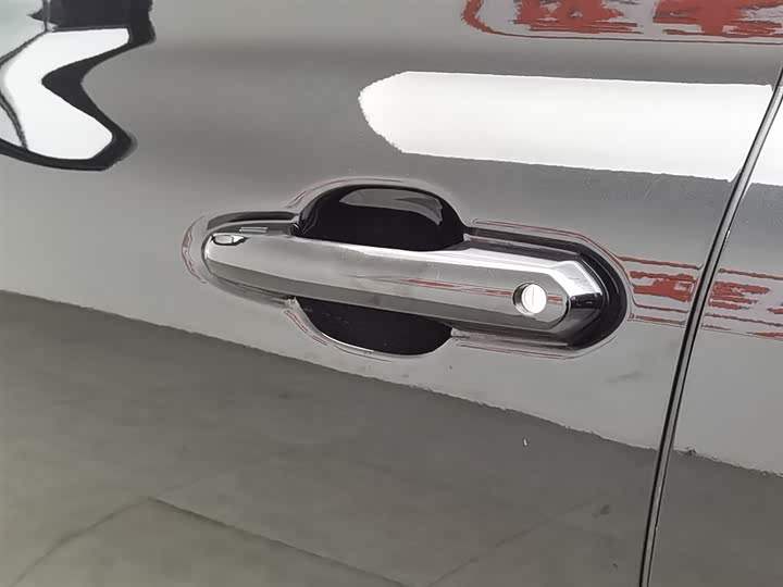 Фото 18 - Toyota Crown Kluger