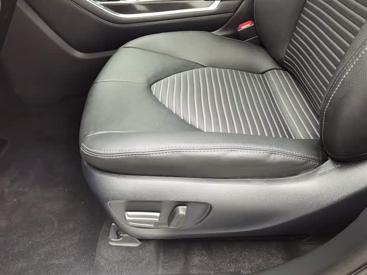 Фото 20 - Toyota Crown Kluger