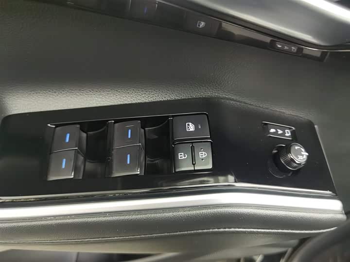 Фото 9 - Toyota Crown Kluger