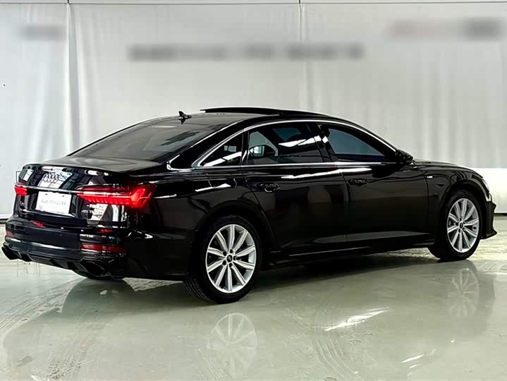 Фото 10 - Audi A6L