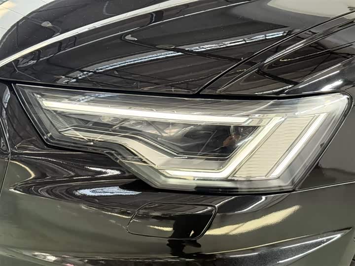 Фото 11 - Audi A6L