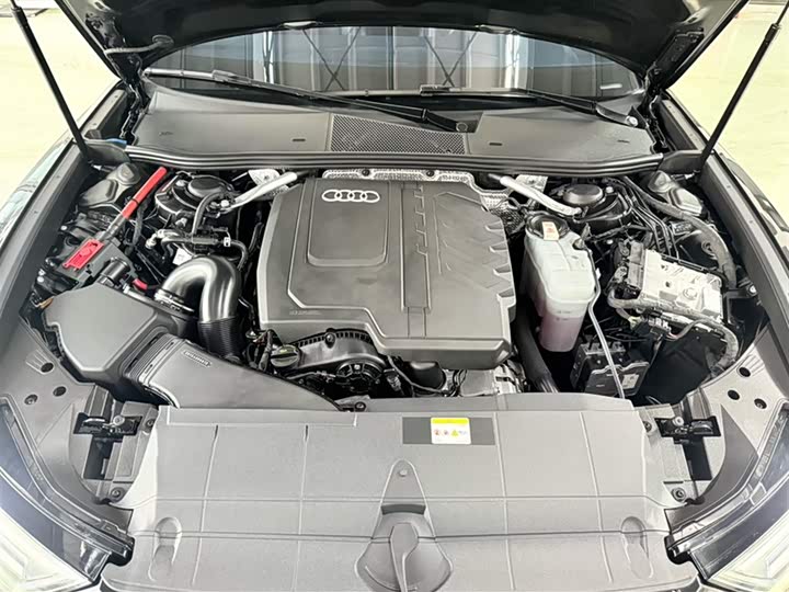 Фото 12 - Audi A6L