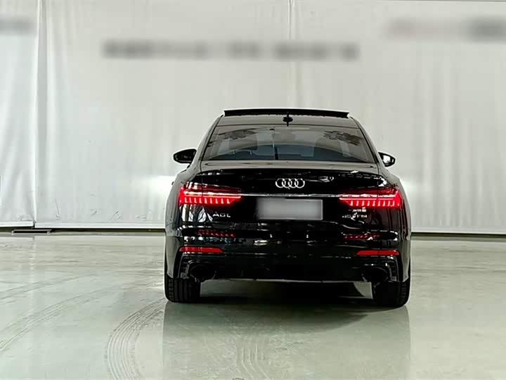 Фото 4 - Audi A6L