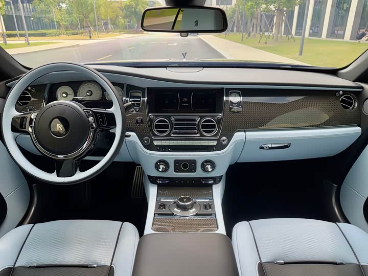 Фото 19 - Rolls-Royce Wraith