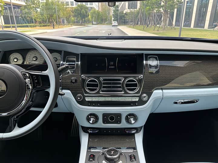 Фото 21 - Rolls-Royce Wraith