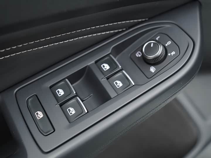 Фото 10 - Volkswagen Golf