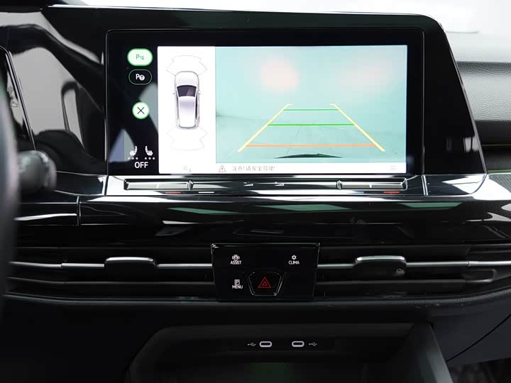 Фото 14 - Volkswagen Golf