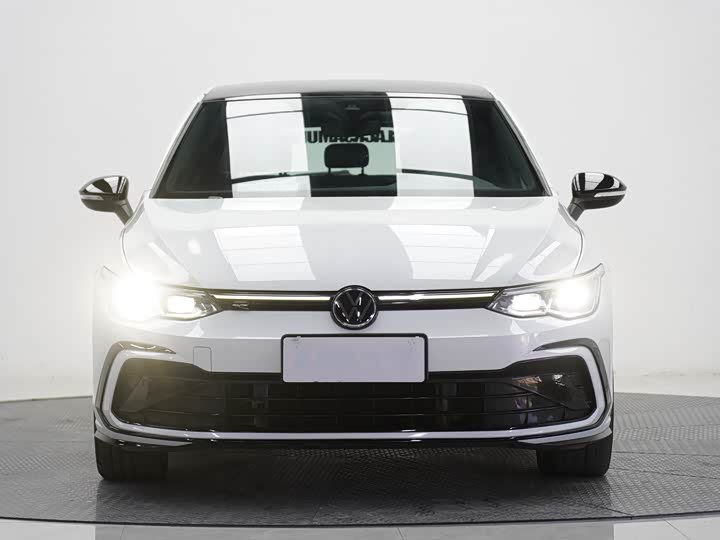 Фото 2 - Volkswagen Golf