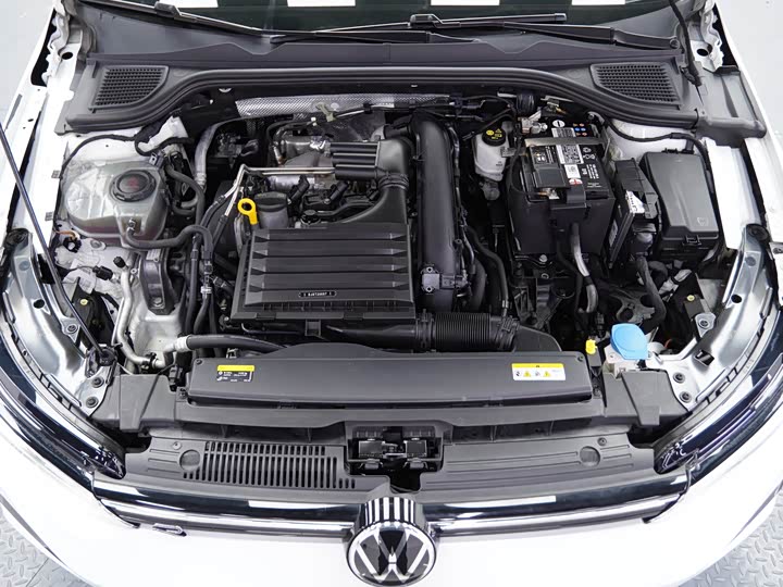 Фото 23 - Volkswagen Golf